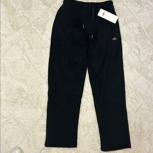 Black Alo sweats brand new with Tags! Size M
